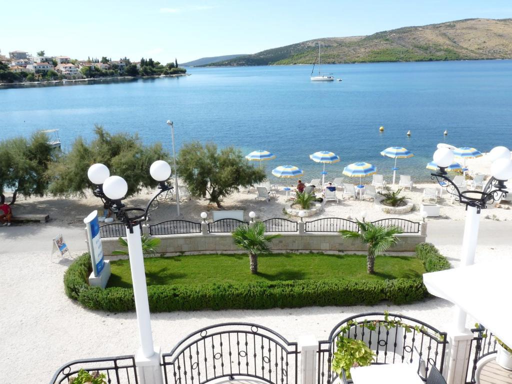Villa Mediterana Seget Vranjica Værelse billede