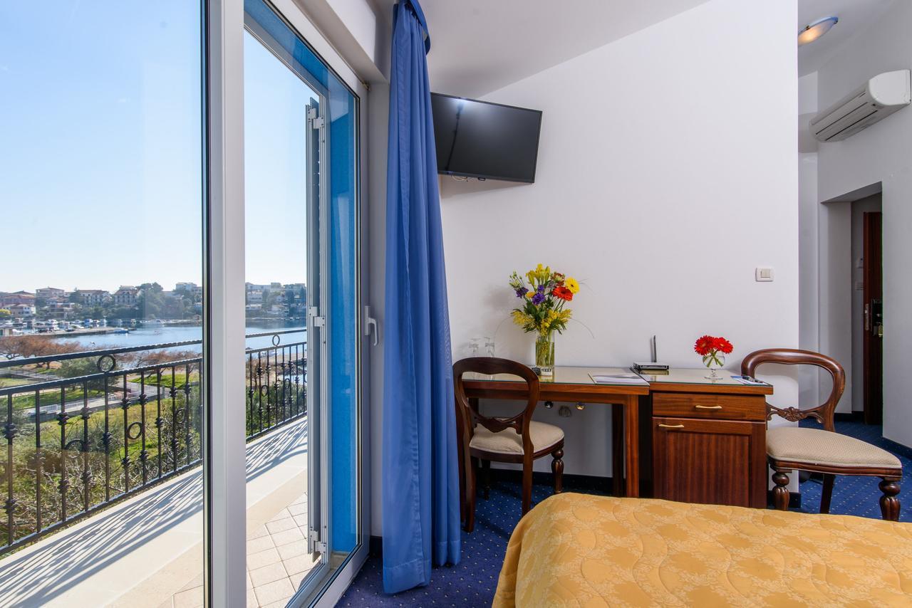 Villa Mediterana Seget Vranjica Eksteriør billede