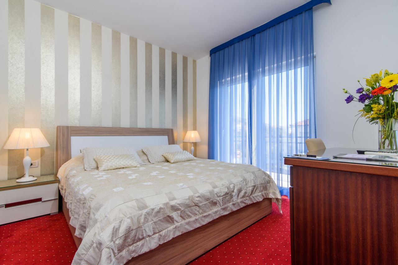 Villa Mediterana Seget Vranjica Eksteriør billede
