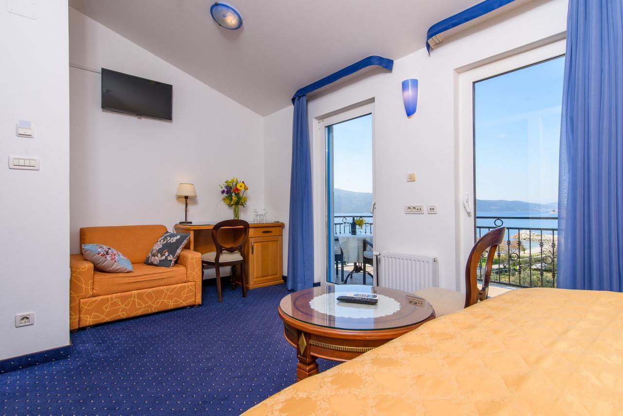 Villa Mediterana Seget Vranjica Eksteriør billede