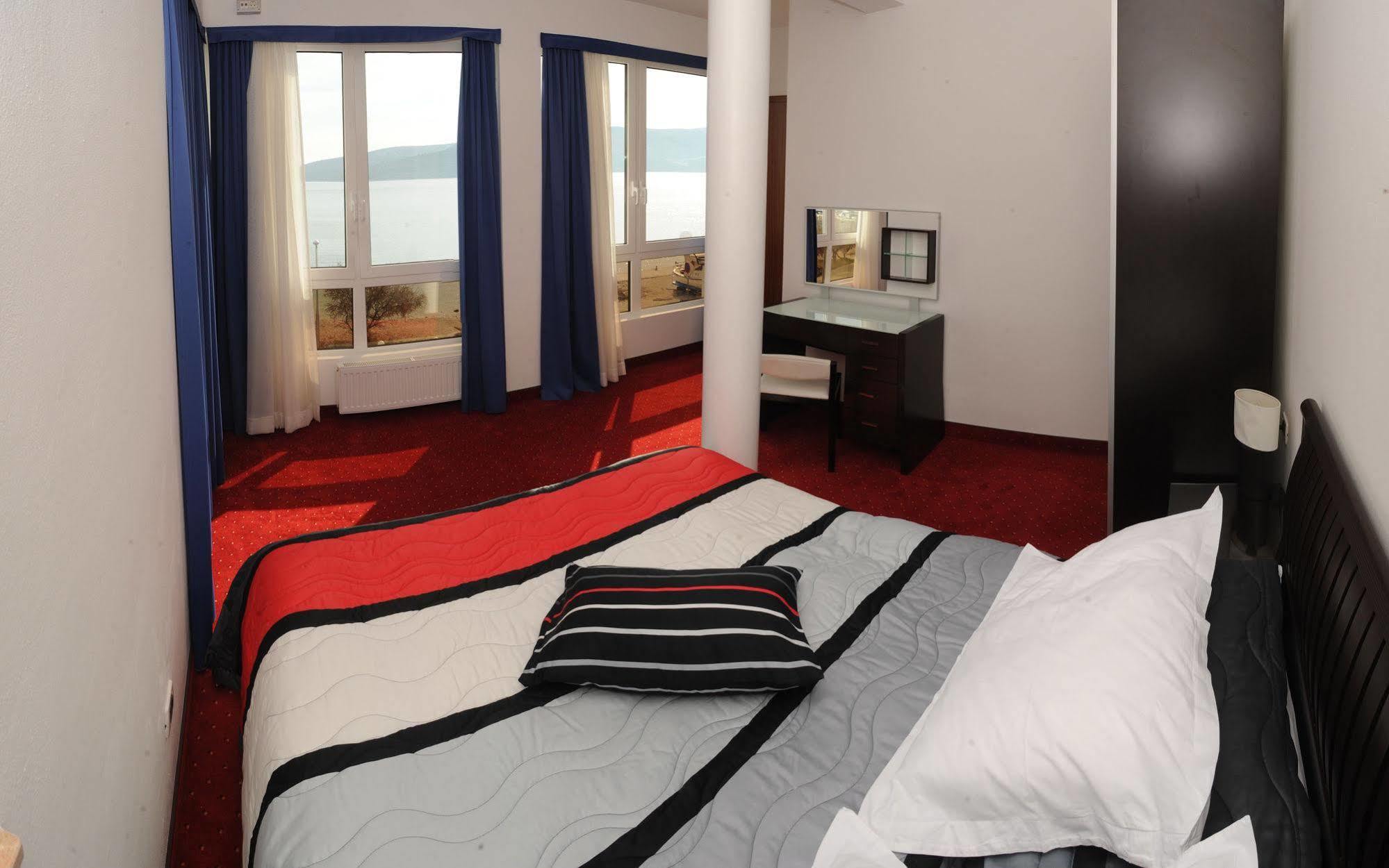 Villa Mediterana Seget Vranjica Eksteriør billede