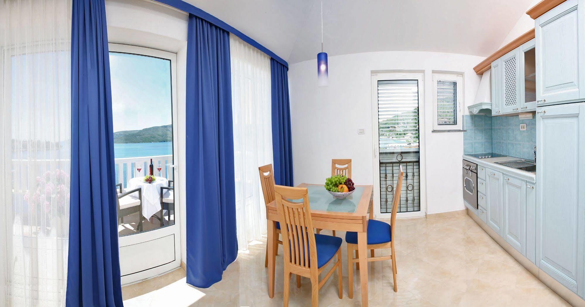 Villa Mediterana Seget Vranjica Eksteriør billede