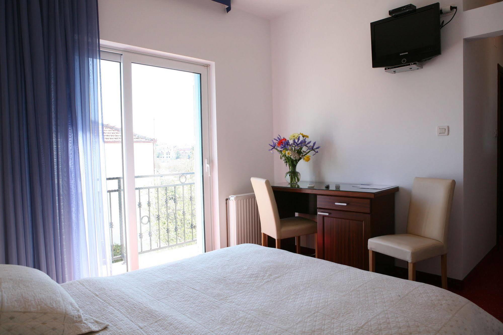 Villa Mediterana Seget Vranjica Eksteriør billede